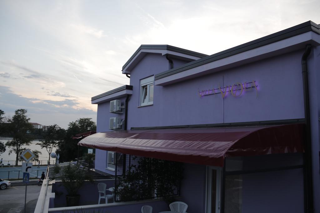 ApartHotel Viola Pjescana Uvala Esterno foto