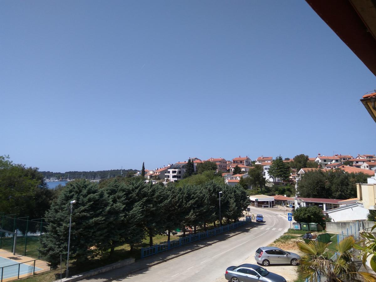 ApartHotel Viola Pjescana Uvala Esterno foto