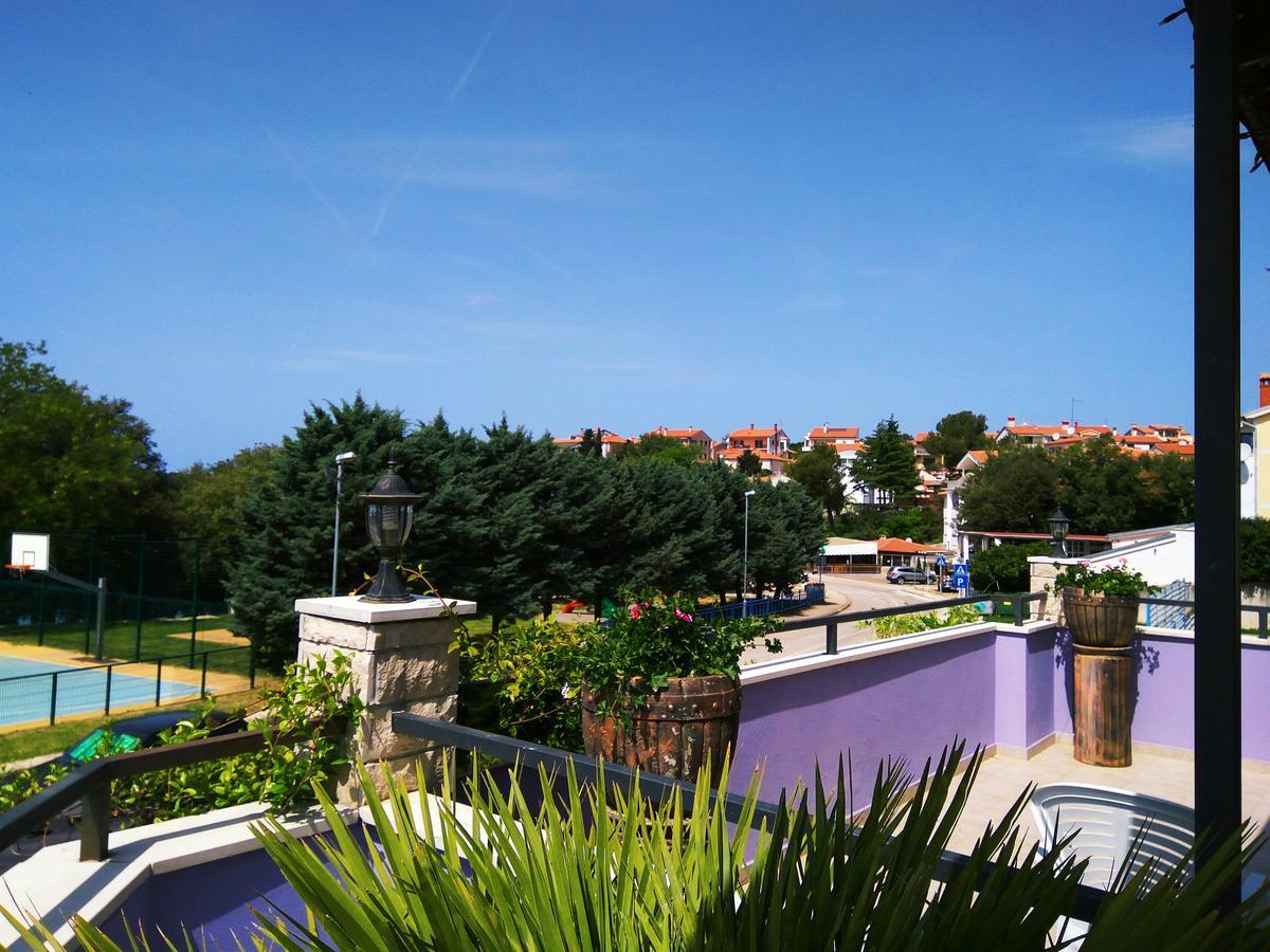 ApartHotel Viola Pjescana Uvala Esterno foto