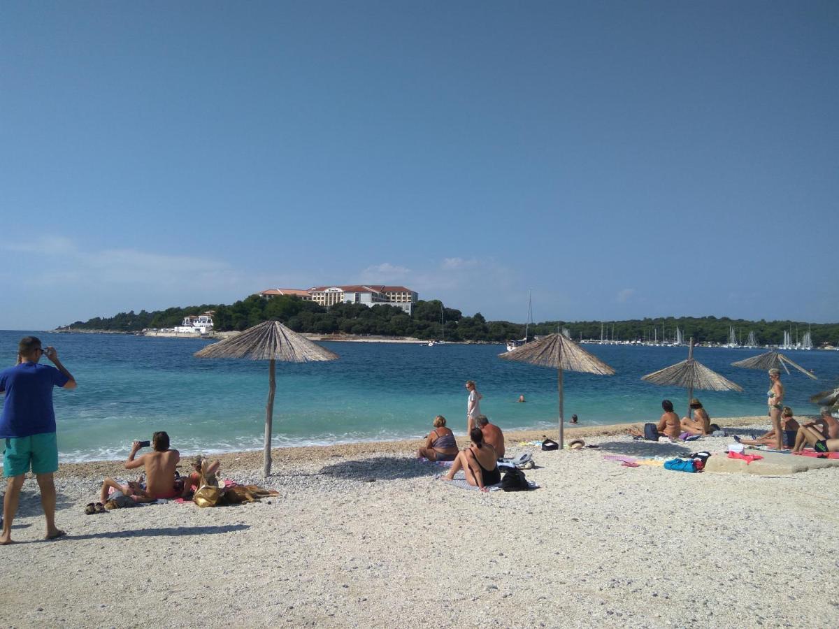 ApartHotel Viola Pjescana Uvala Esterno foto